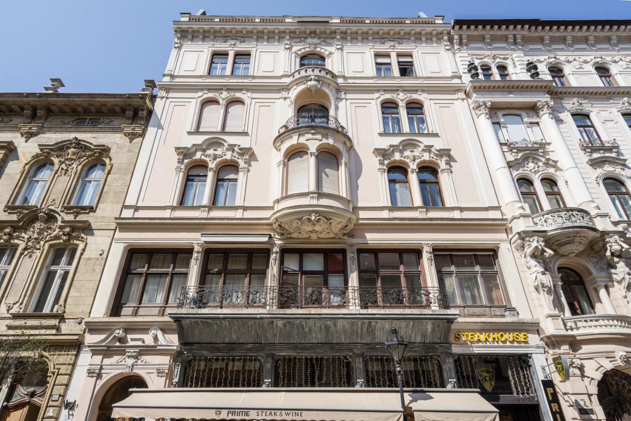 Basilika View Imperial Suite -Sas Street -Need Reservation For Free Parking Budapest Luaran gambar