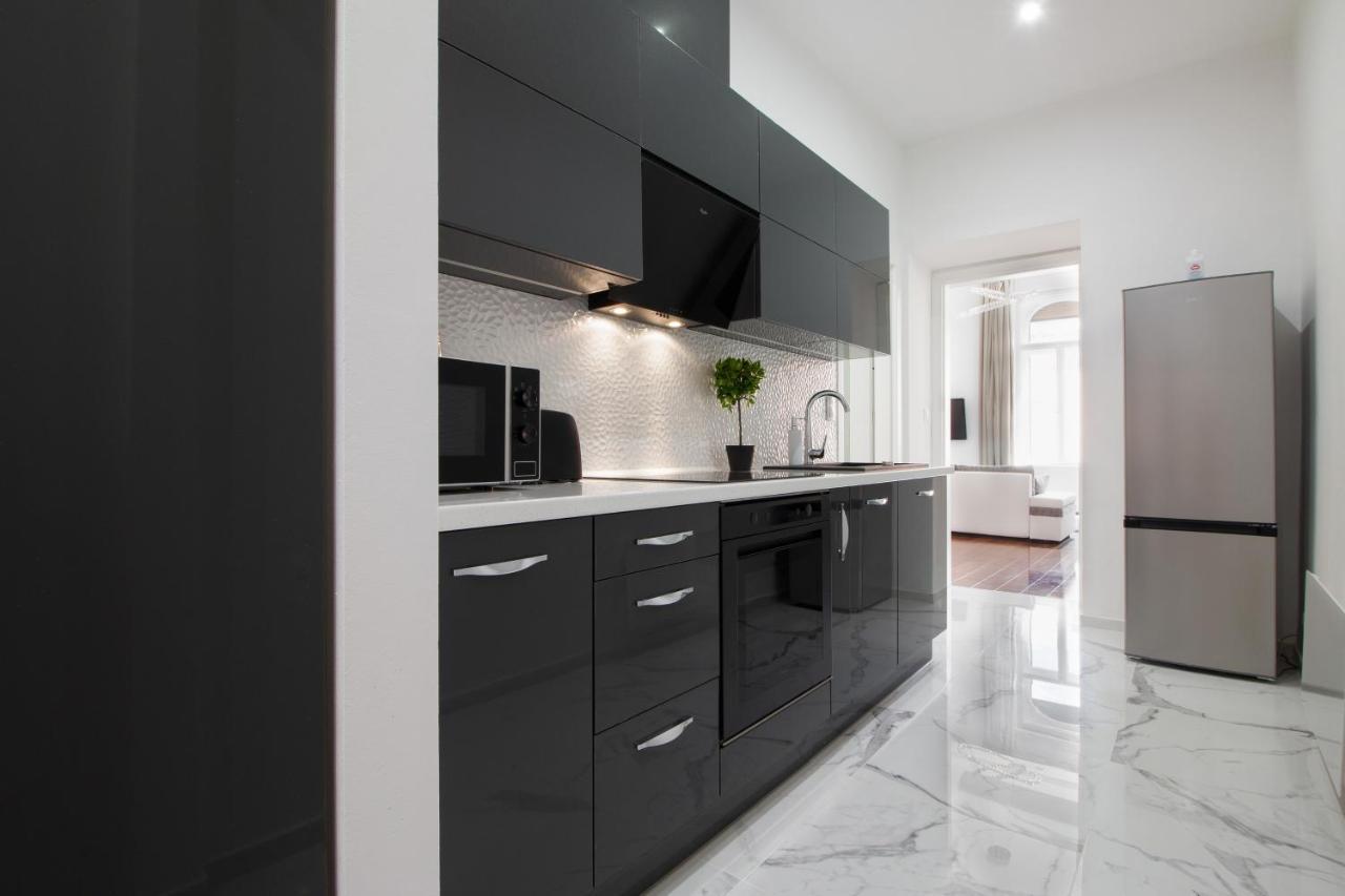 Basilika View Imperial Suite -Sas Street -Need Reservation For Free Parking Budapest Luaran gambar
